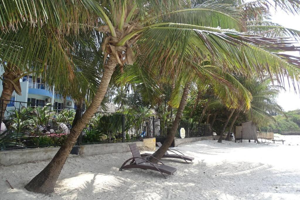 Ferienwohnung Cowrie Beach Haven Studio Mombasa Exterior foto