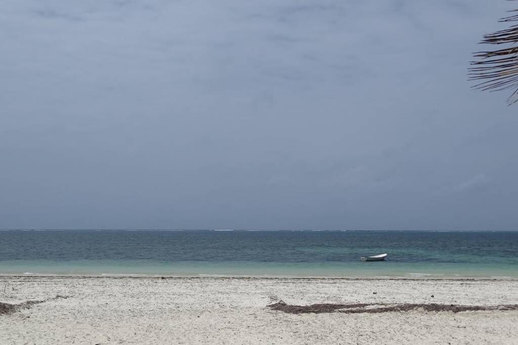 Ferienwohnung Cowrie Beach Haven Studio Mombasa Exterior foto